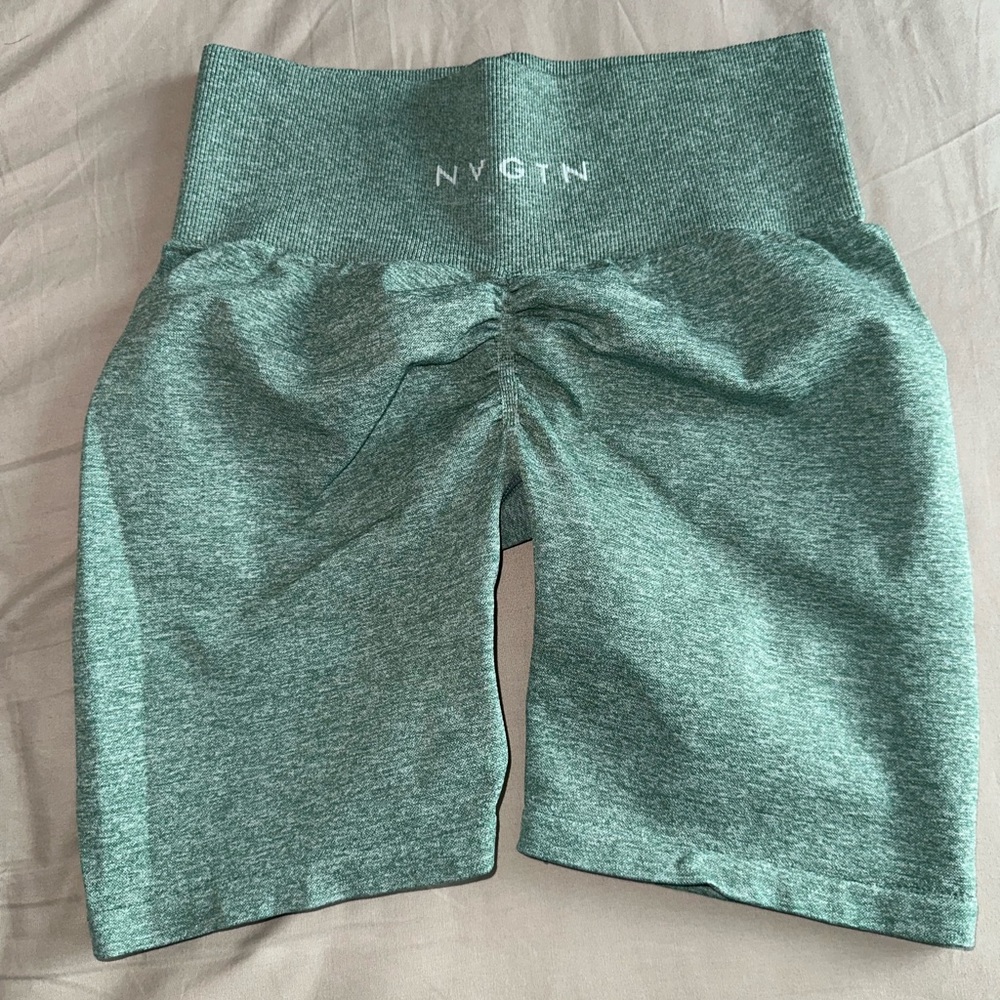NVGTN SCRUNCH SEAMLESS SHORTS